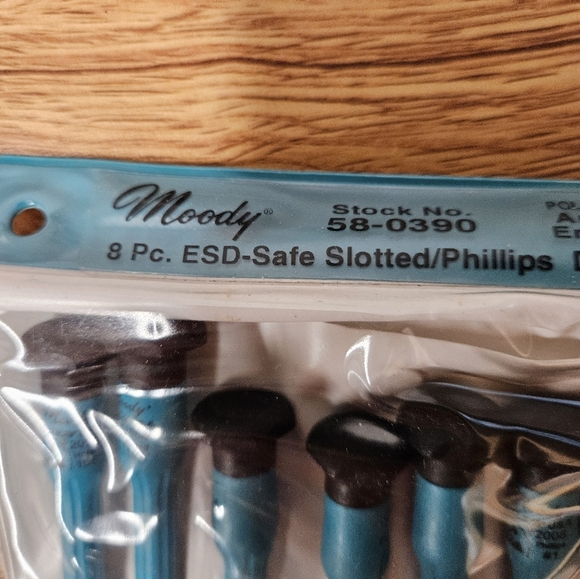 Moody ESD Screwdriver Set 🪛 - Picture 2 of 2